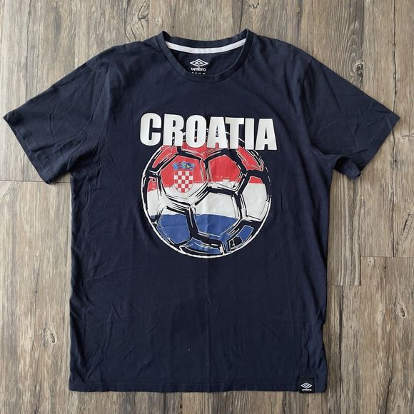 Croatia Soccer Ball Flag Graphic Print Umbro Tag Short Sleeve T Shirt Men M EUC - Picture 1 of 9